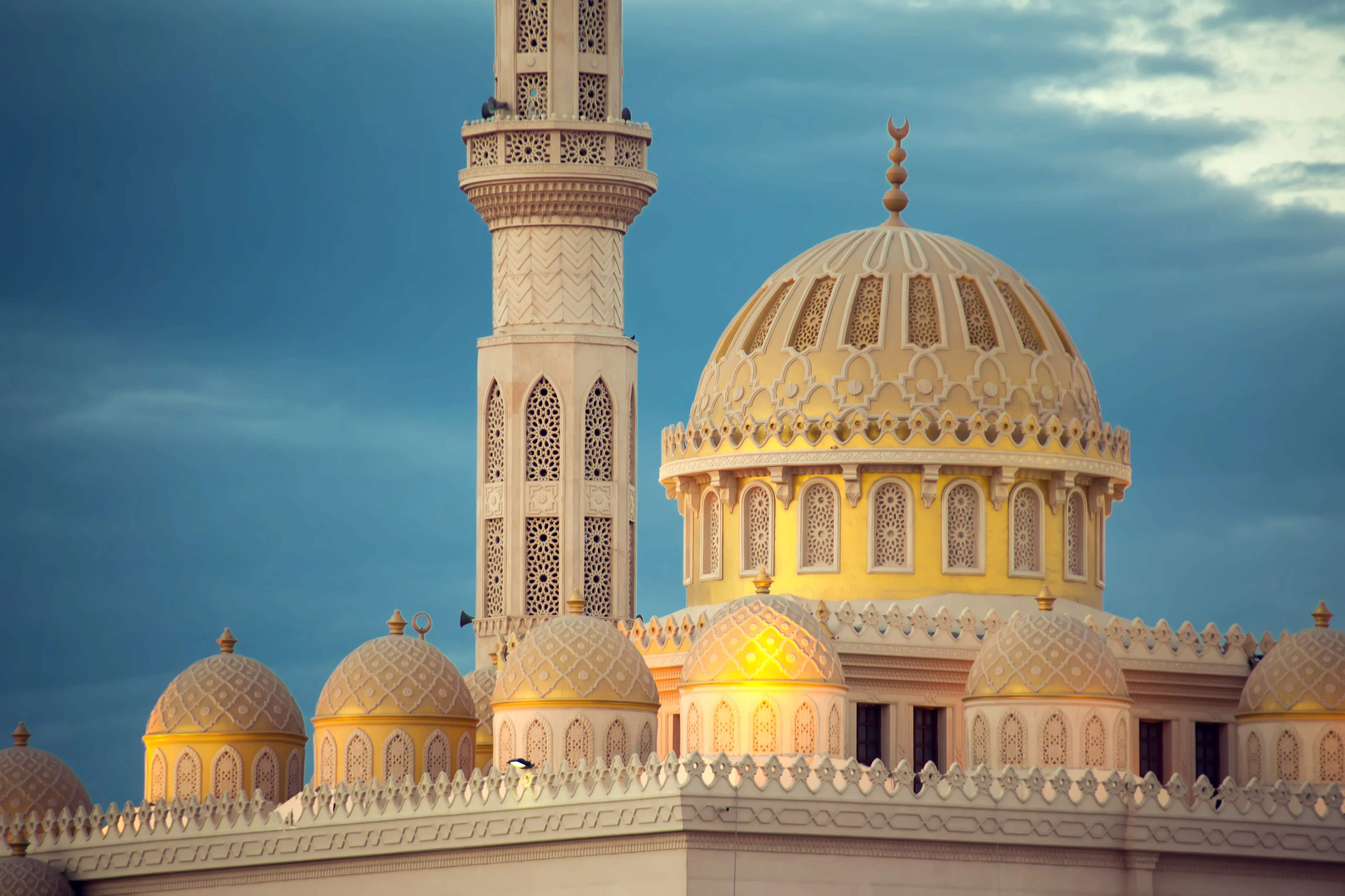 Hurghada: Guided City Highlights Tour with Optional Shopping Stops